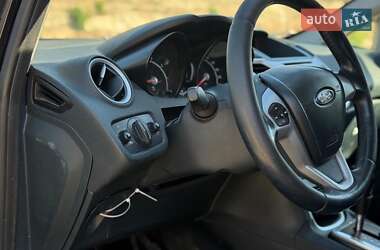 Хэтчбек Ford Fiesta 2011 в 