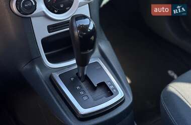 Хэтчбек Ford Fiesta 2011 в 