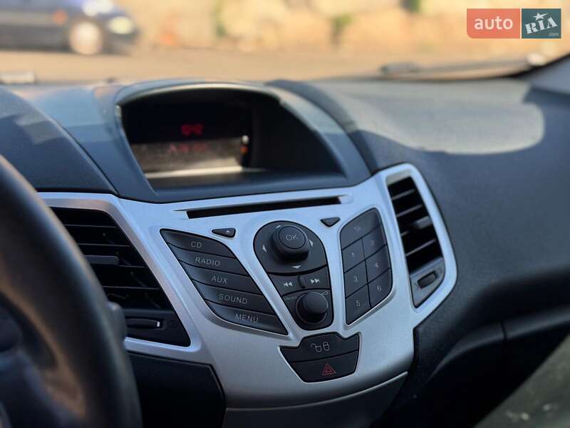 Хэтчбек Ford Fiesta 2011 в Киеве