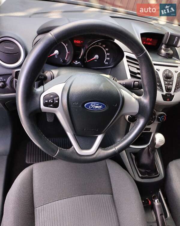 Хэтчбек Ford Fiesta 2011 в Прилуках
