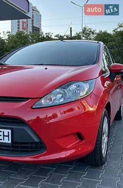 Хэтчбек Ford Fiesta 2012 в 