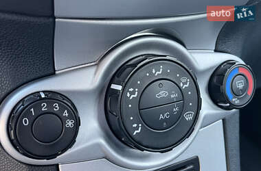 Хэтчбек Ford Fiesta 2012 в 