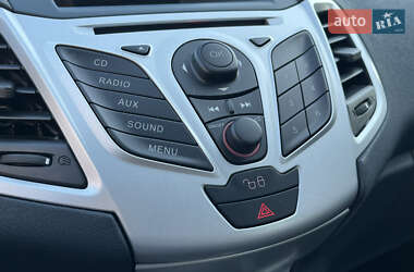 Хэтчбек Ford Fiesta 2012 в 