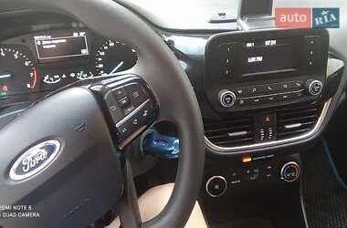 Хэтчбек Ford Fiesta 2018 в 