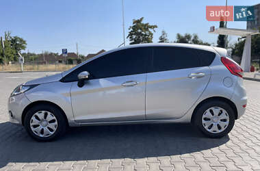 Седан Ford Fiesta 2011 в 