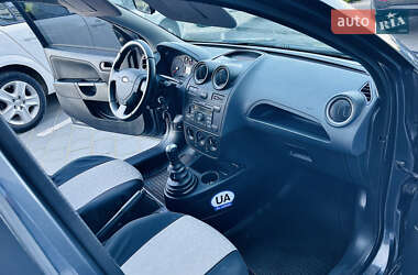 Хэтчбек Ford Fiesta 2007 в 