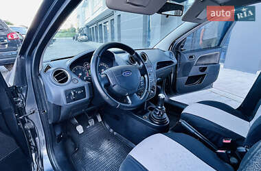 Хэтчбек Ford Fiesta 2007 в 