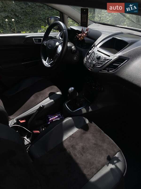 Хэтчбек Ford Fiesta 2013 в Виннице