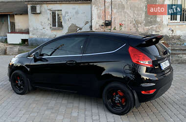 Хэтчбек Ford Fiesta 2012 в 