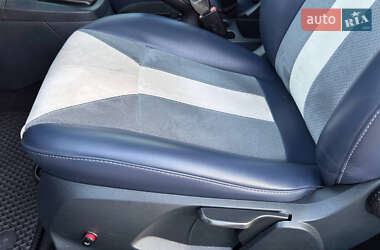 Хэтчбек Ford Fiesta 2012 в 