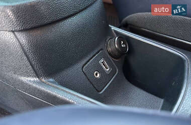 Хэтчбек Ford Fiesta 2012 в 