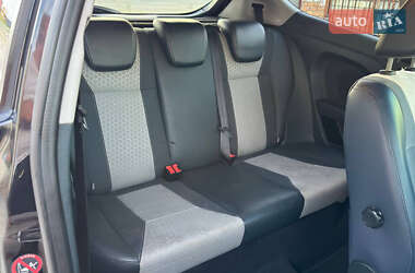 Хэтчбек Ford Fiesta 2012 в 