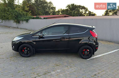 Хэтчбек Ford Fiesta 2012 в 
