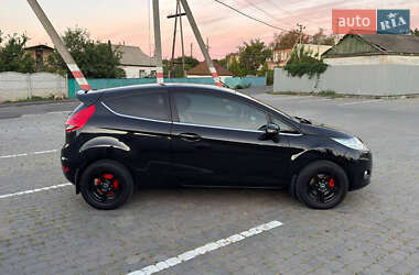 Хэтчбек Ford Fiesta 2012 в 