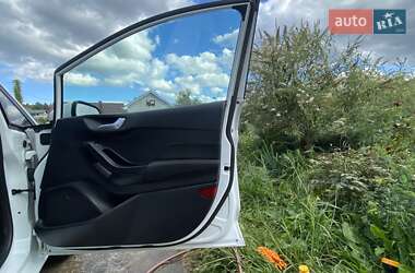 Хэтчбек Ford Fiesta 2018 в 
