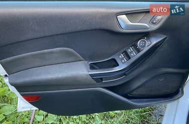 Хэтчбек Ford Fiesta 2018 в 