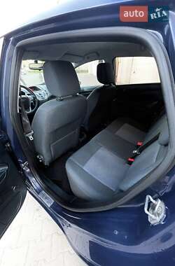 Хэтчбек Ford Fiesta 2011 в 