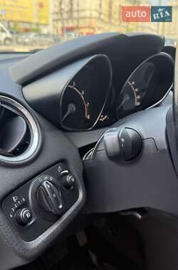 Хэтчбек Ford Fiesta 2013 в 