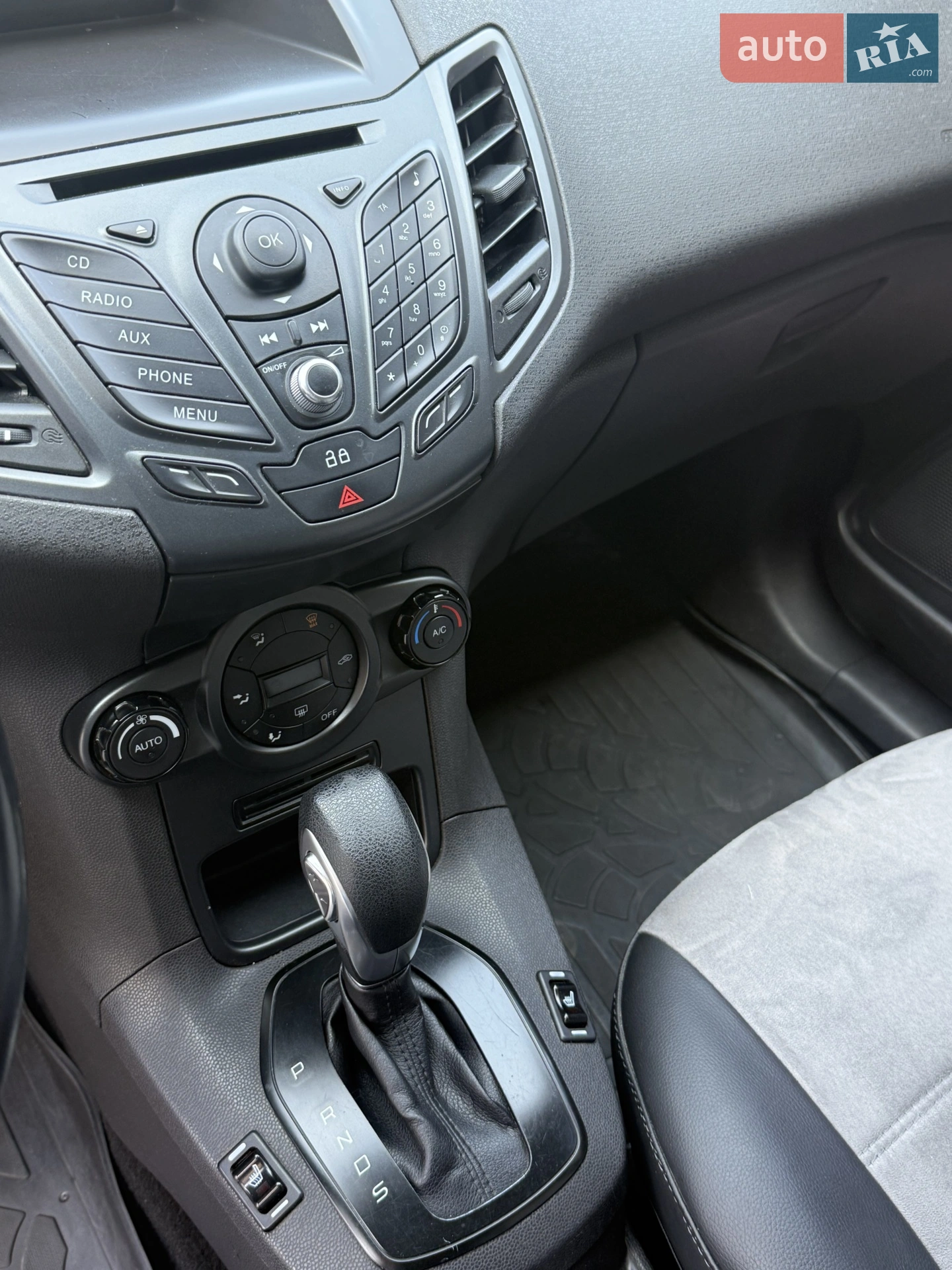 2013 Ford Fiesta - мініатюра 15