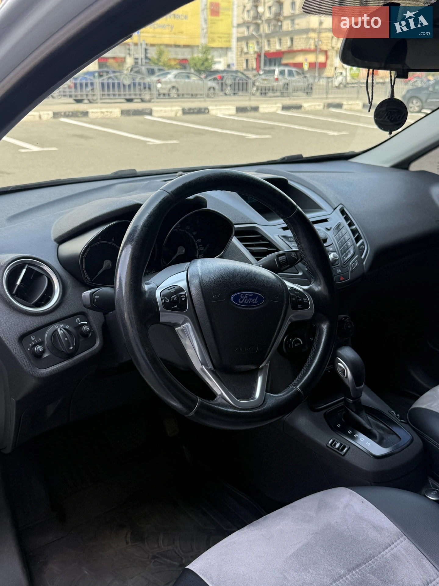 2013 Ford Fiesta - мініатюра 13