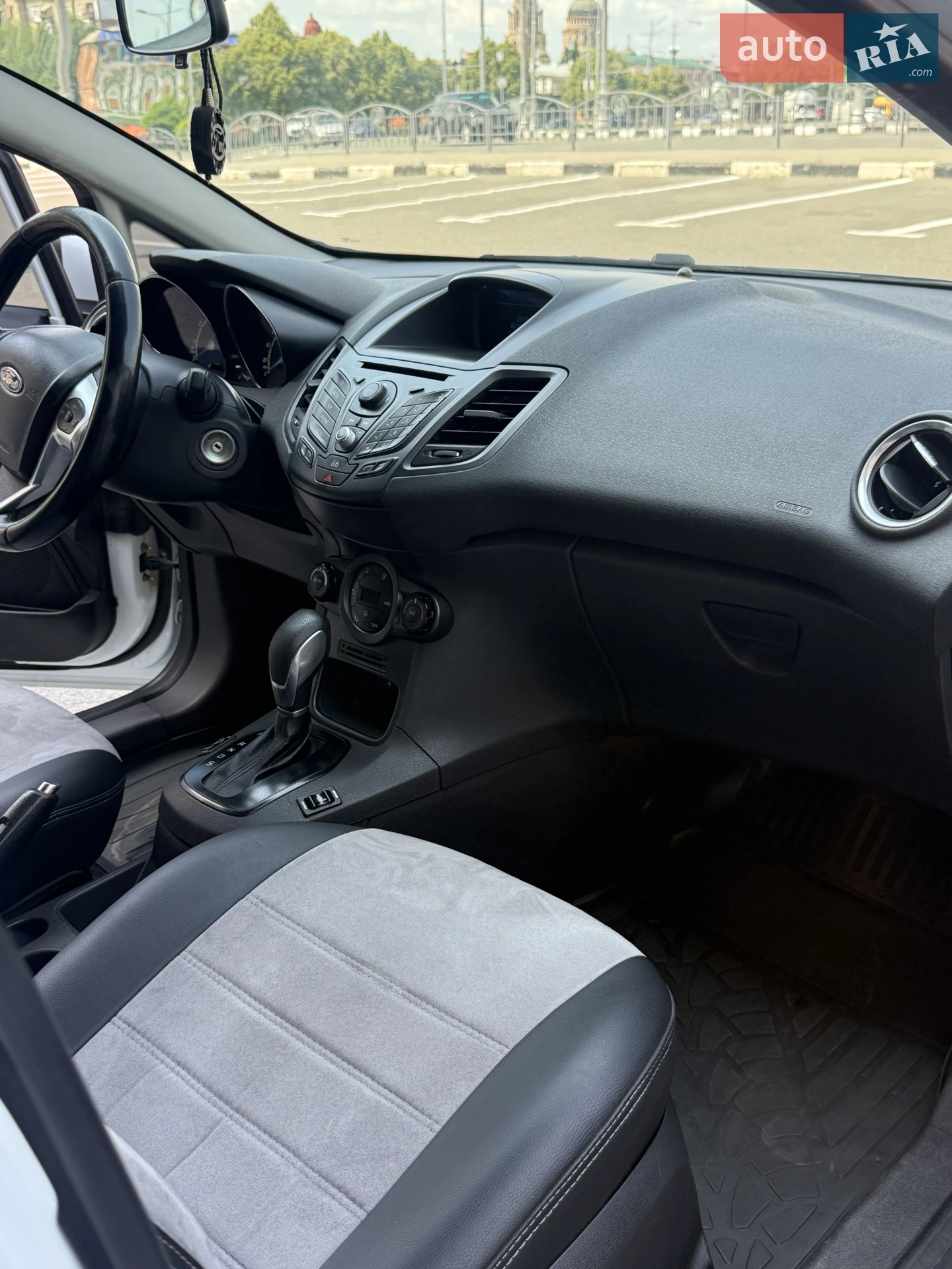 2013 Ford Fiesta - мініатюра 18