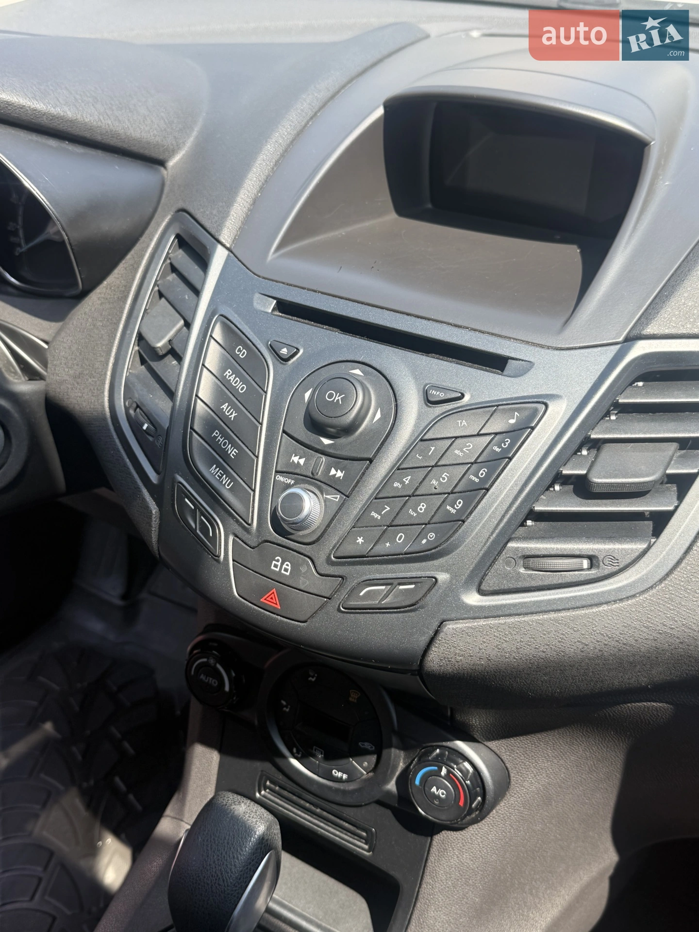2013 Ford Fiesta - мініатюра 20