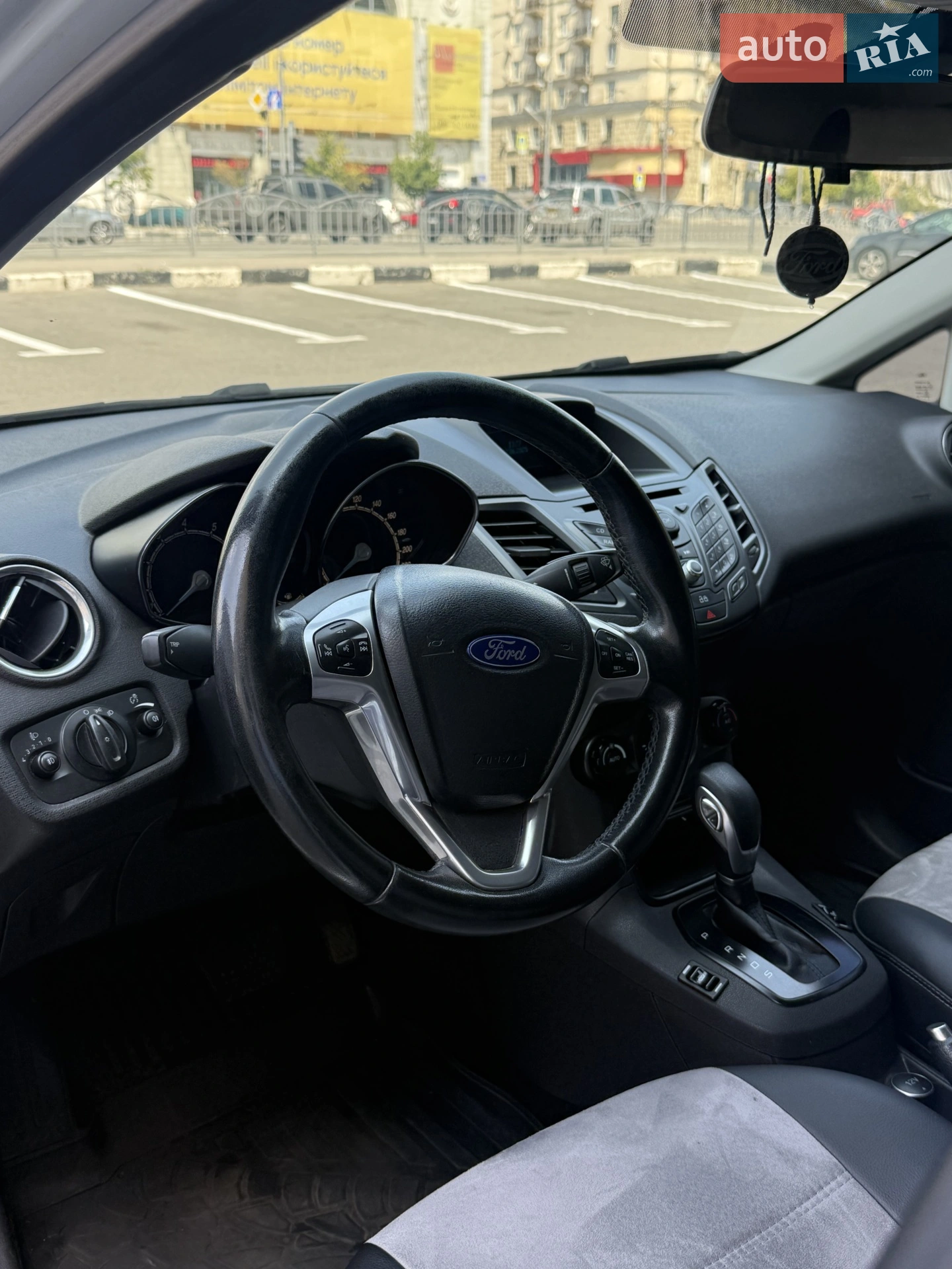 2013 Ford Fiesta - мініатюра 21