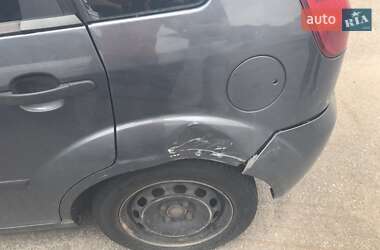 Хэтчбек Ford Fiesta 2004 в Киеве
