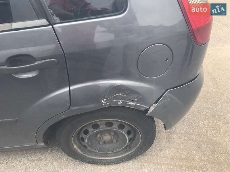 Ford Fiesta 2004