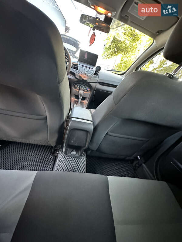 Хэтчбек Ford Fiesta 2016 в Малехове фото 12 Хэтчбек Ford Fiesta 2016 в Малехове