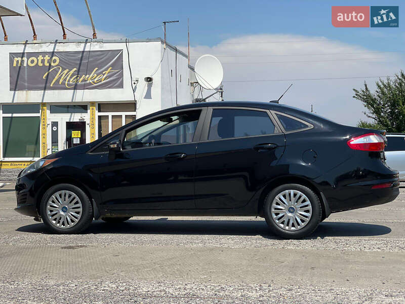 Седан Ford Fiesta 2019 в Ужгороде
