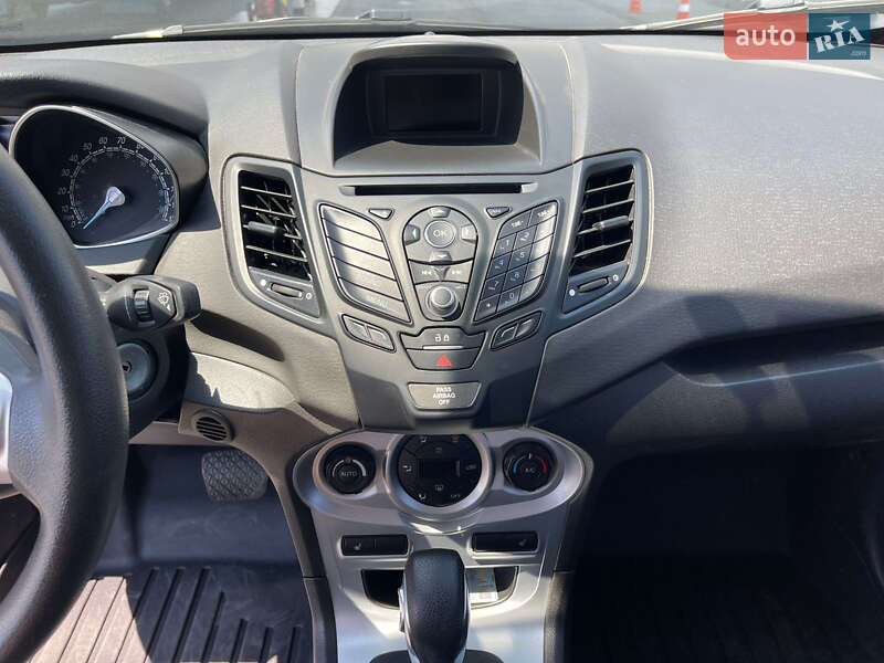 Седан Ford Fiesta 2019 в Ужгороде