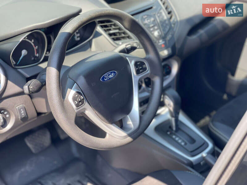 Седан Ford Fiesta 2019 в Ужгороде