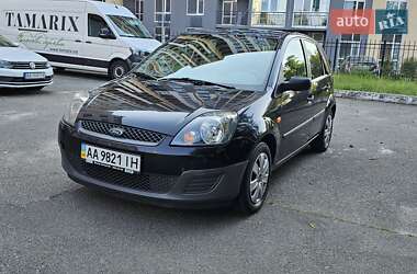 Хэтчбек Ford Fiesta 2006 в 