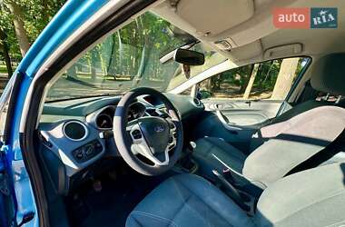 Хэтчбек Ford Fiesta 2009 в 