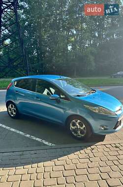 Хэтчбек Ford Fiesta 2009 в 