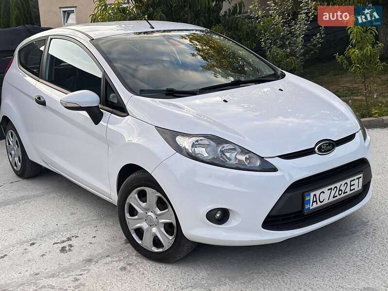 Хэтчбек Ford Fiesta 2010 в Луцке фото 2 Хэтчбек Ford Fiesta 2010 в Луцке
