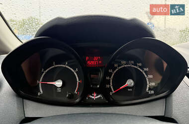 Хэтчбек Ford Fiesta 2011 в 
