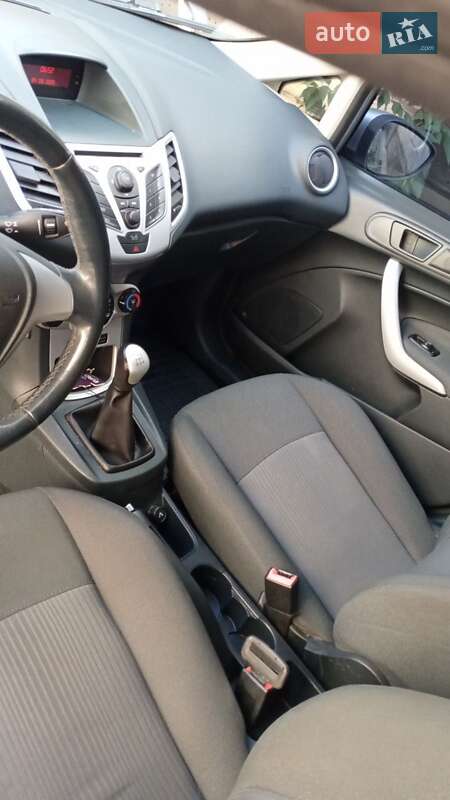 Хэтчбек Ford Fiesta 2011 в Ровно фото 3 Хэтчбек Ford Fiesta 2011 в Ровно