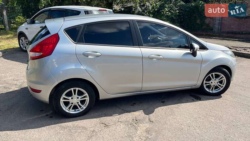 Хэтчбек Ford Fiesta 2011 в Ровно фото 10 Хэтчбек Ford Fiesta 2011 в Ровно