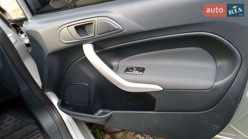 Хэтчбек Ford Fiesta 2011 в Ровно фото 13 Хэтчбек Ford Fiesta 2011 в Ровно