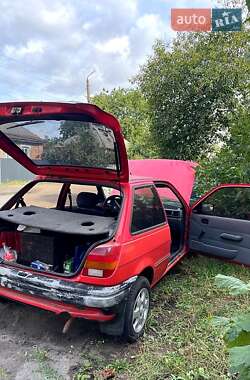 Хэтчбек Ford Fiesta 1990 в 