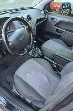 Хэтчбек Ford Fiesta 2008 в 