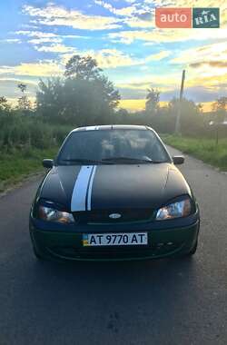Хэтчбек Ford Fiesta 2001 в 