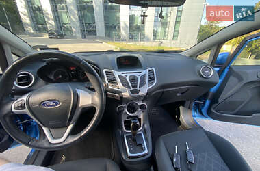 Хэтчбек Ford Fiesta 2011 в 