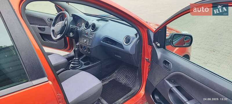 Хэтчбек Ford Fiesta 2006 в Киеве фото 6 Хэтчбек Ford Fiesta 2006 в Киеве