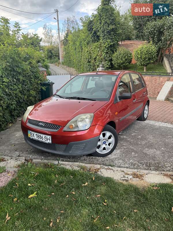Хэтчбек Ford Fiesta 2006 в 