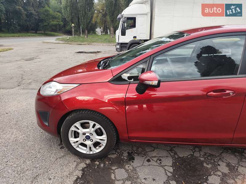 Седан Ford Fiesta 2013 в Киеве фото 7 Седан Ford Fiesta 2013 в Киеве