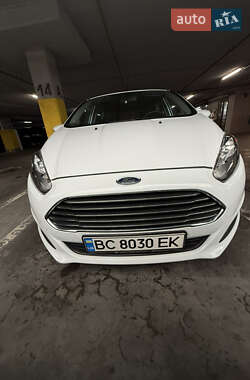 Хэтчбек Ford Fiesta 2015 в 