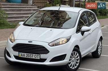 Хэтчбек Ford Fiesta 2015 в Киеве